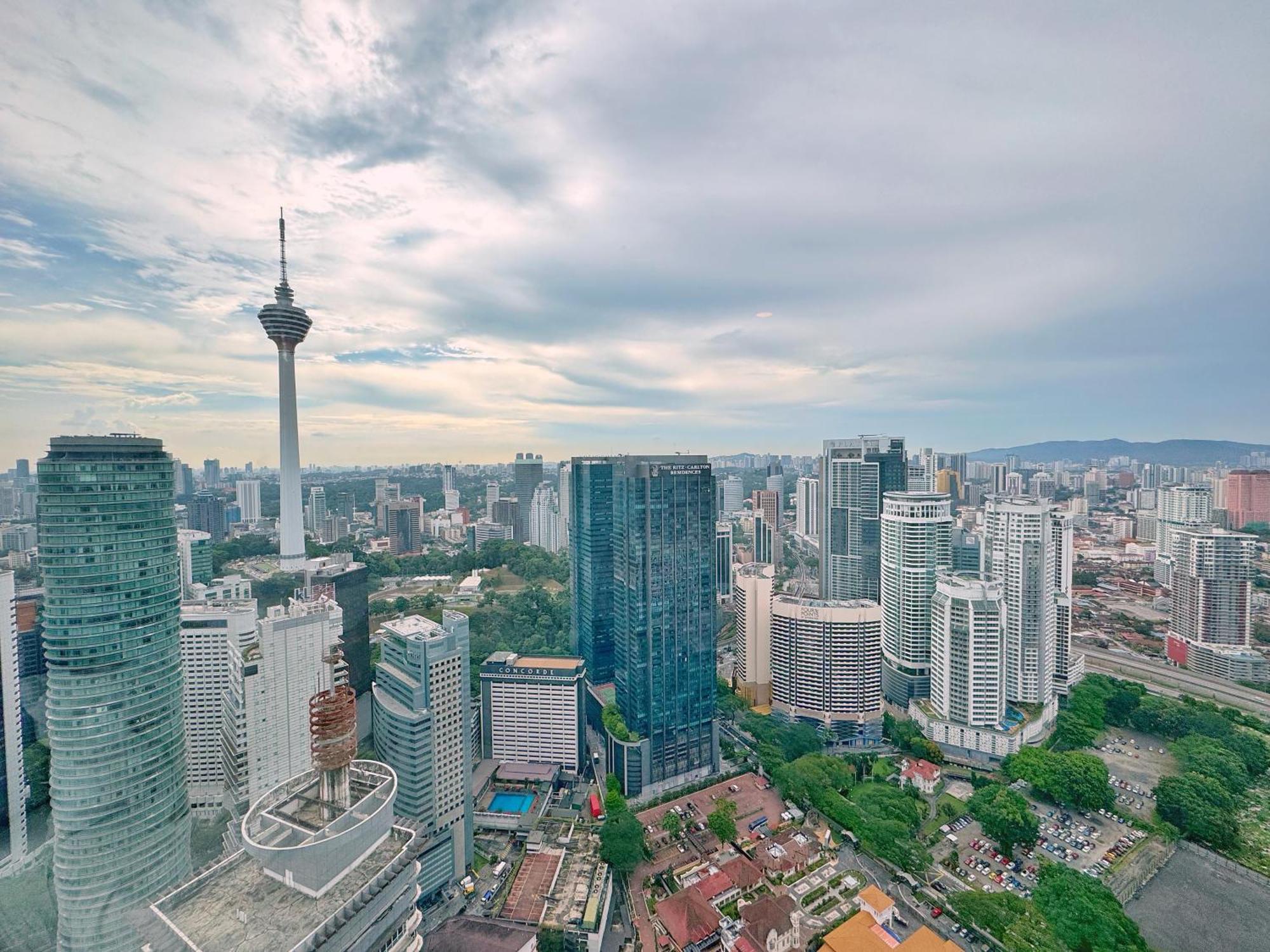 Sky Suites Upper 3Br Suite At Klcc Kuala Lumpur Exterior photo