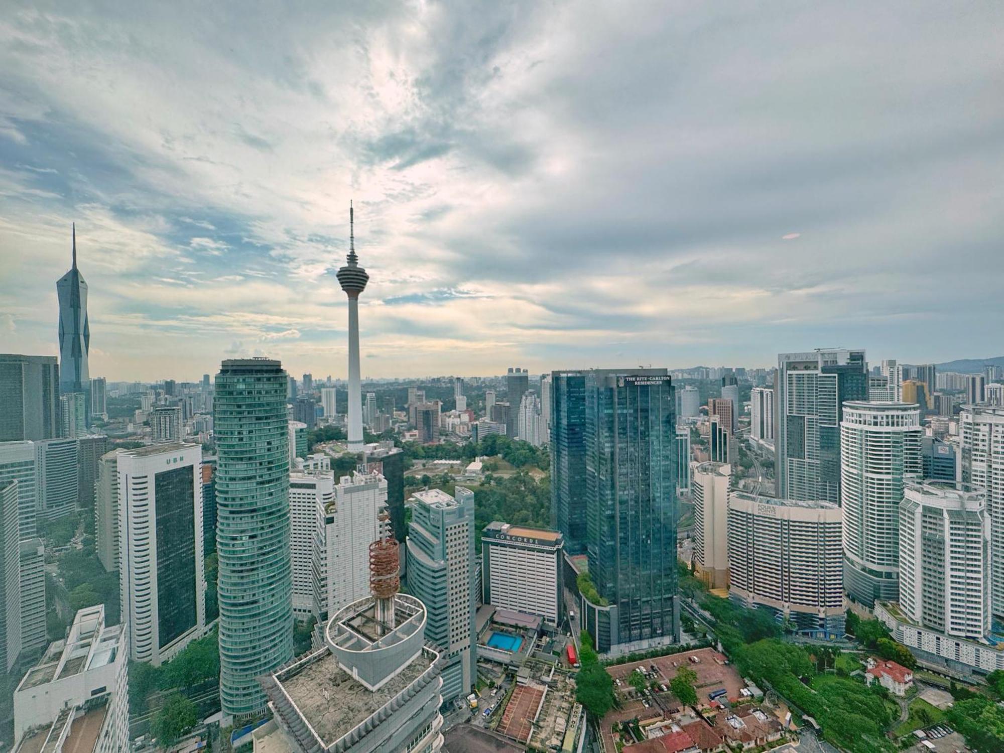 Sky Suites Upper 3Br Suite At Klcc Kuala Lumpur Exterior photo